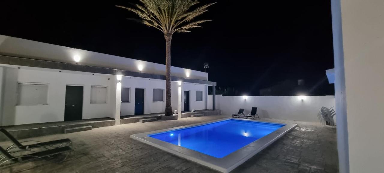 Apartamentos La Playa Barbate Bagian luar foto