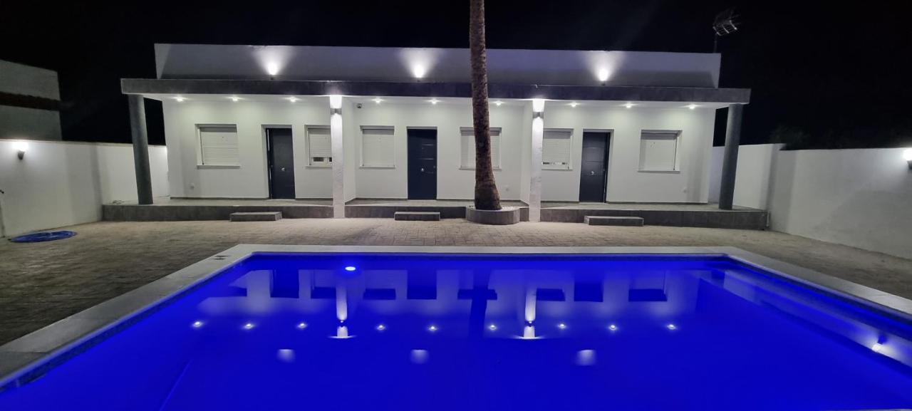 Apartamentos La Playa Barbate Bagian luar foto